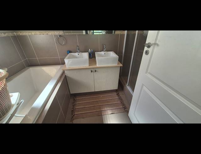 4 BEDROOM SIMPLEX FOR SALE IN KINDLEWOOD ESTATE